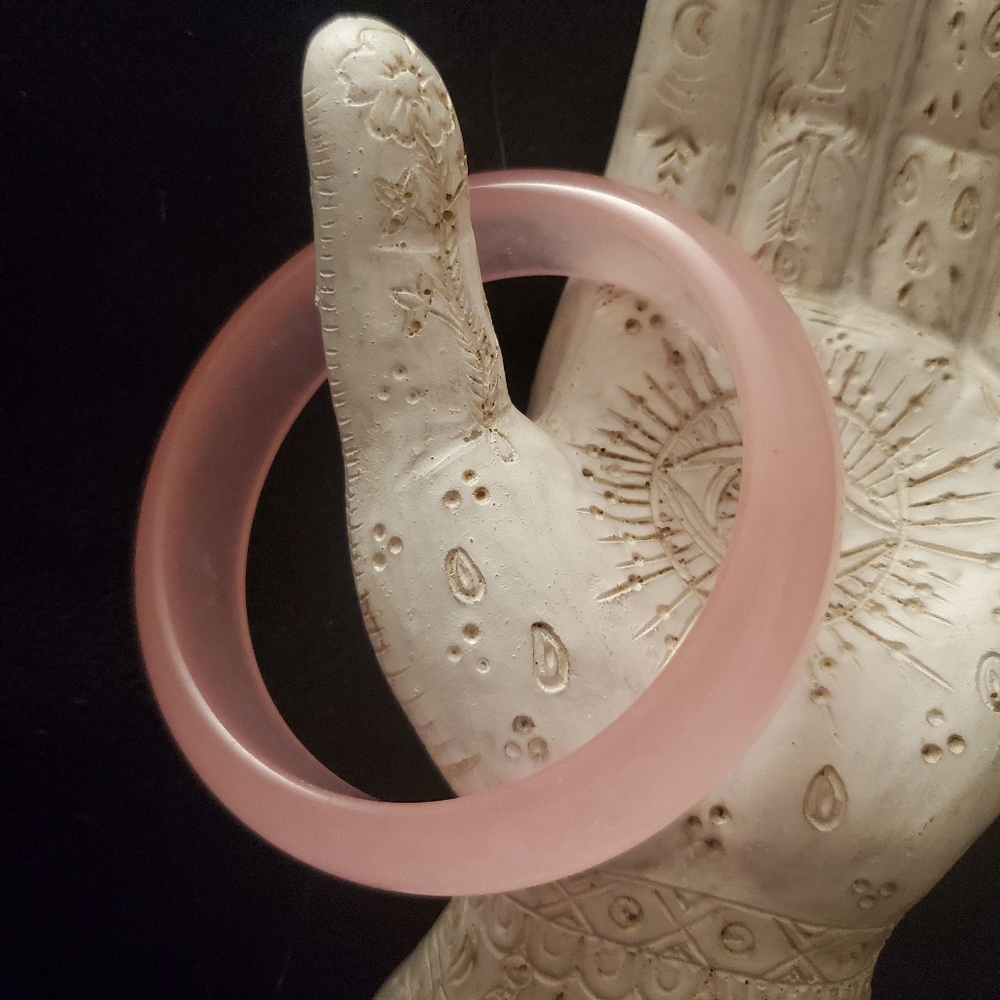 **RARE FIND** NWOT Solid Rose Quartz bracelet bangle